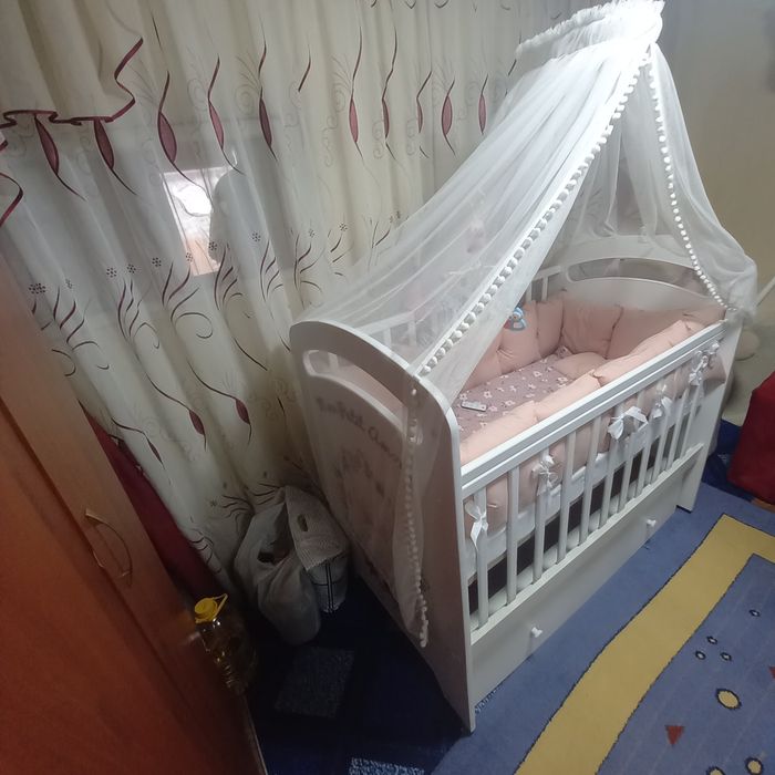 Продам детскую кроватку