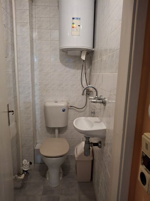 Дава се под наем Двустаен апартамент в Плевен, Идеален център - 75 кв.м за 382.5 € - Снимка #9