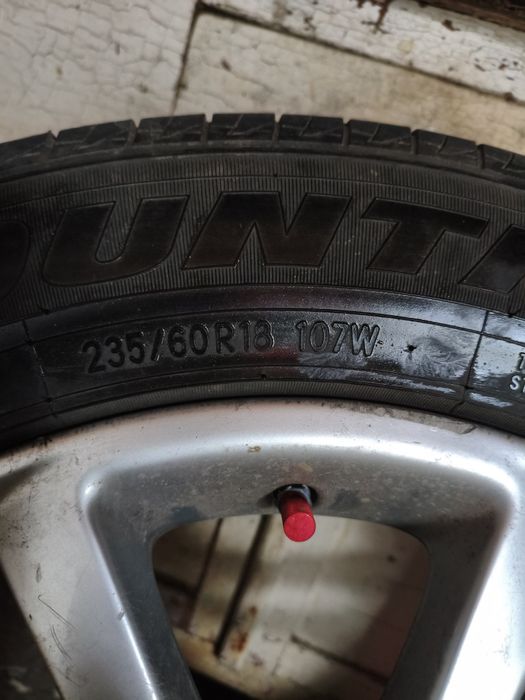 Продам шины б\у в отличном состоянии.