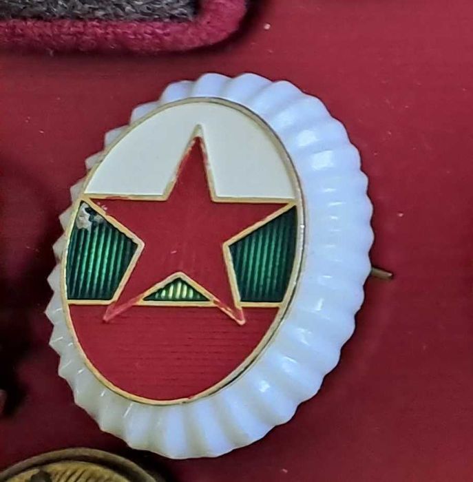 Военни атрибути знаци и др.