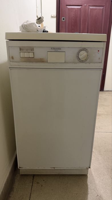 Съдомиялна 45 см Electrolux