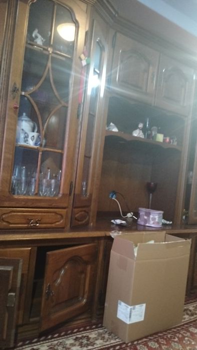Vând mobilă din lemn