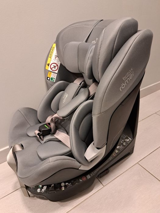 Scaun auto copii Britax Romer - rotativ
luni-7 ani, 40-125 cm, Isofix, SWIVEL Frost Grey