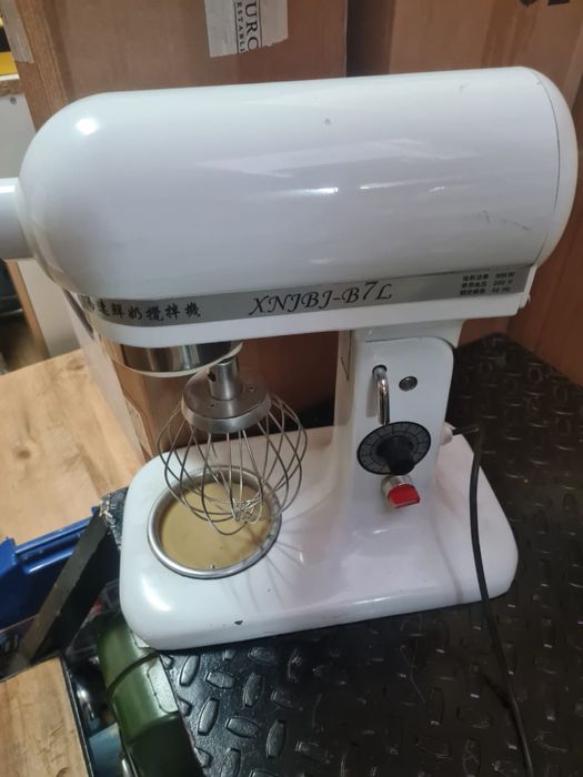 Продам профессиональный миксер