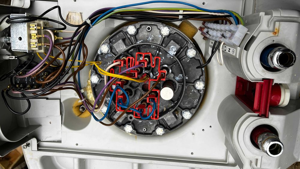 Boiler 100L - 220Vsi 380V -Germania- dotat cu 4 rezistente separate !