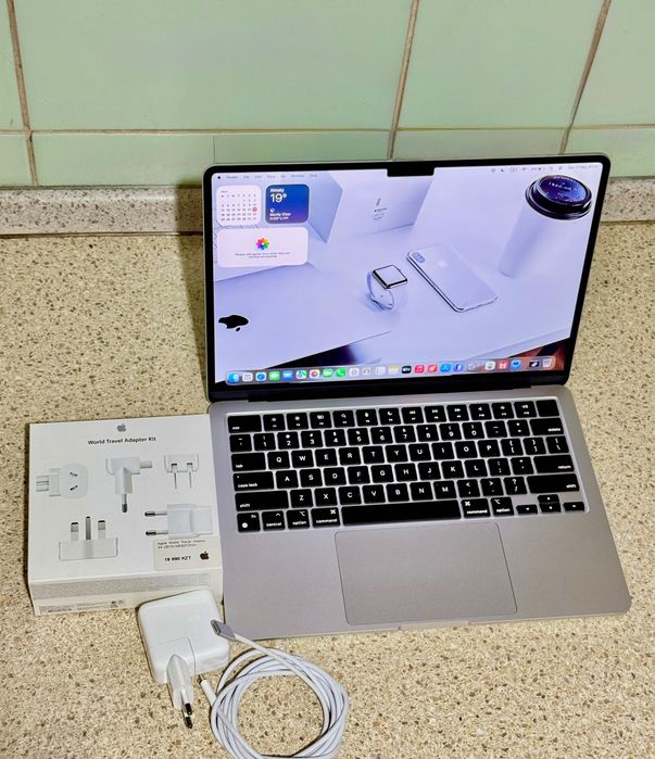 MacBook air M3 (512gb) like new