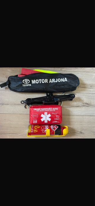 Vand kit auto de siguranta / cric, stingator , trusa