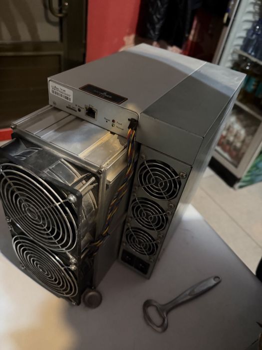 Asic miner bitmain antminer t19 88th.   Майнер t19