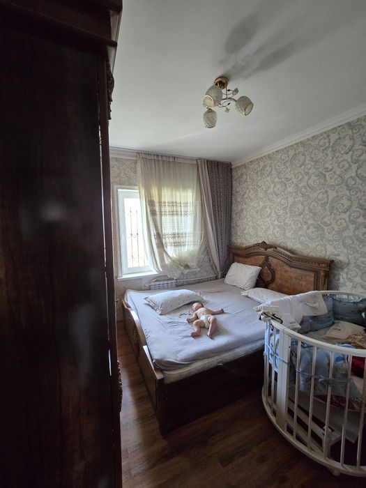 40 лет массив-1 продаётся квартира 5/5/5