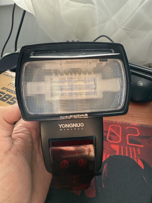 Вспышка Yongnuo Speedlite YN-685