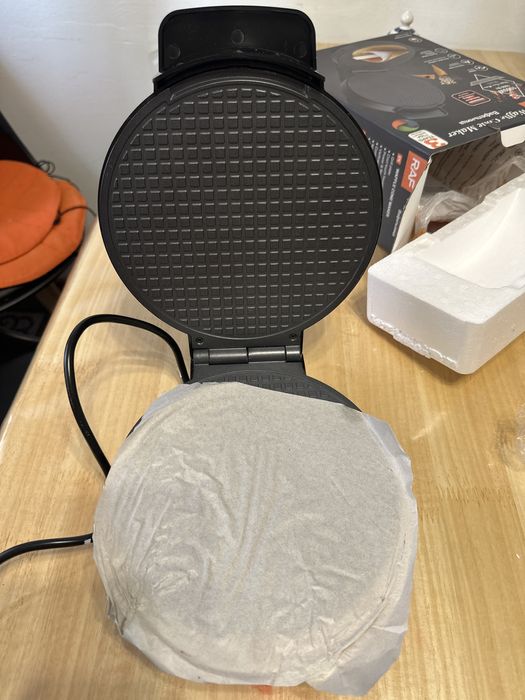 Вафельница электрическая