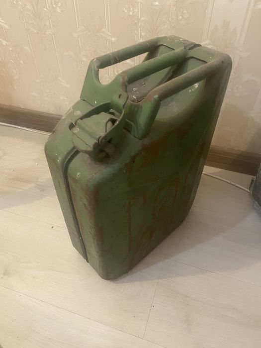 Продам канистру