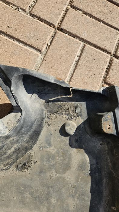 Кора под двигателя за Мерцедес W203