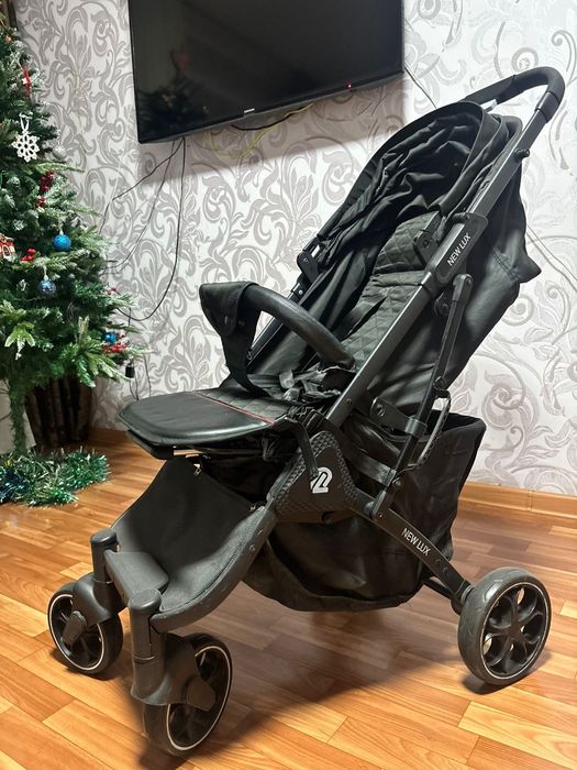 Продам коляску прогулочная . Цена 25000