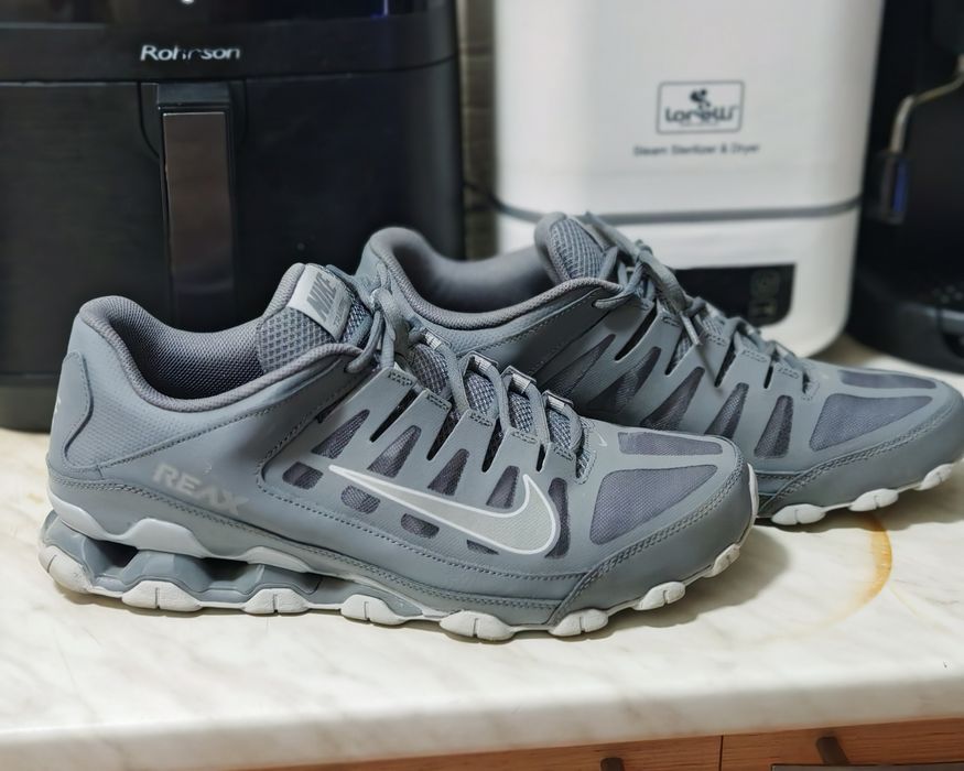 Маратонки Nike Reax