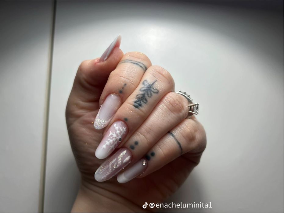 Manichiură Elegantă și Feminină pentru Orice Stil