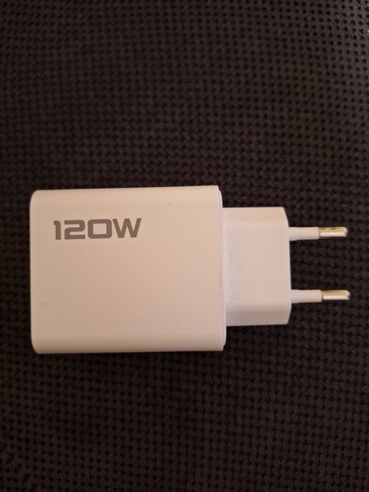 Зарядно - 120 W, четири изхода