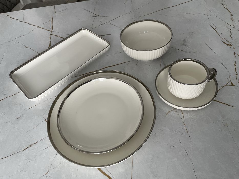 Продам сервиз на 24 персоны