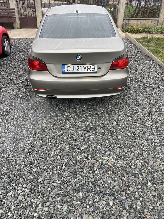 Vând BMW E60, motor 2.5, cutie automată, mașină personală, îngrijită și întreținută.