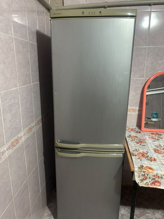 Холодильник в хорошем состоянии