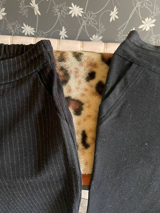 Тёплые брюки 2 пары.