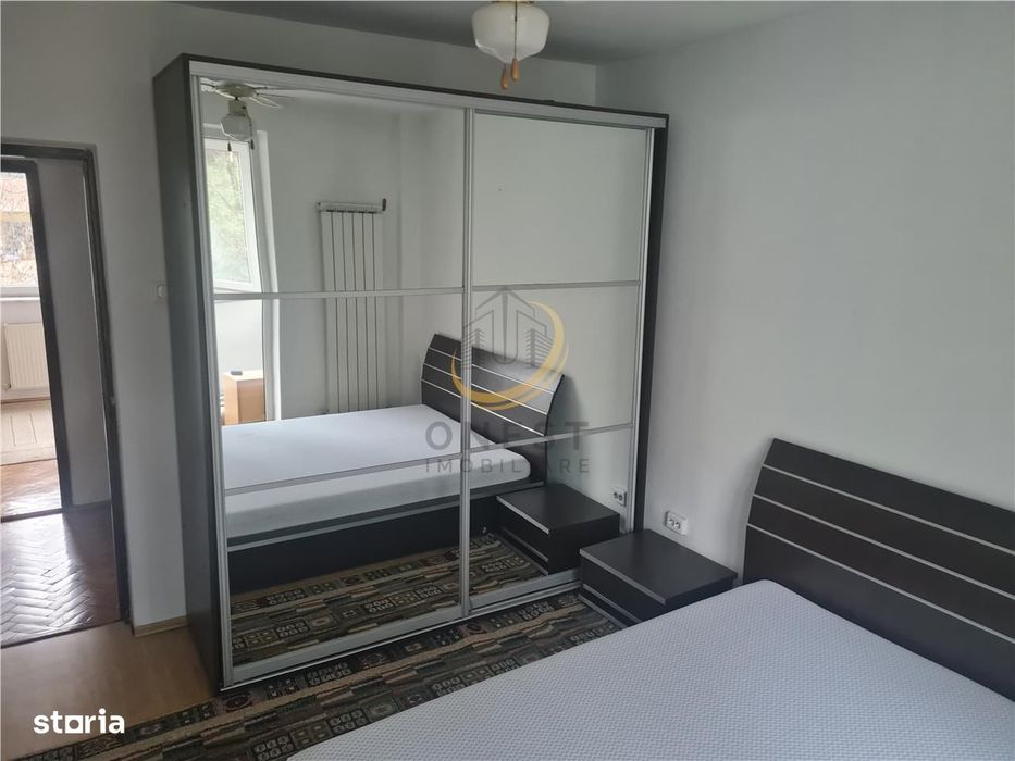 Apartament cu 4 camere zona Unic UMF