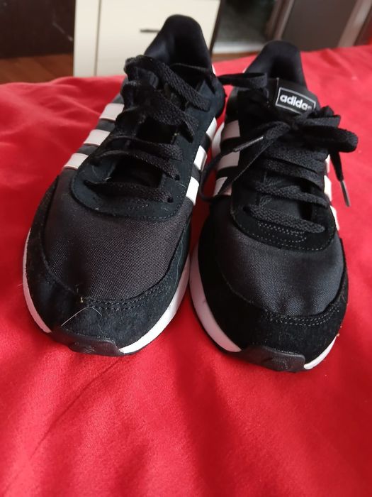 Adidași ADIDAS noi