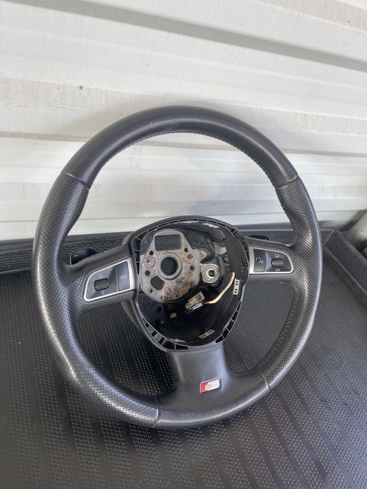 Volan S Line A4 B8 cu padele/fara padele