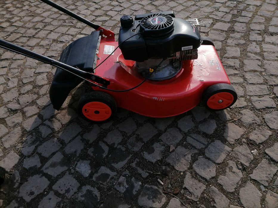 Бензинова косачка