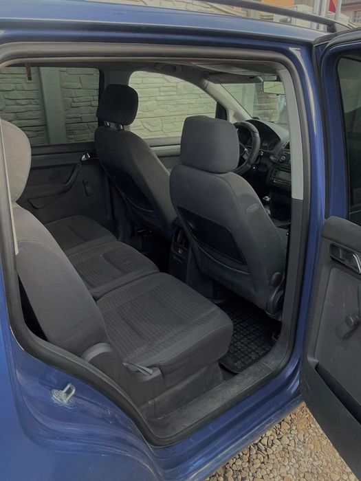 Volkswagen Touran 2004 diesel, 1.500 € — imagine 5