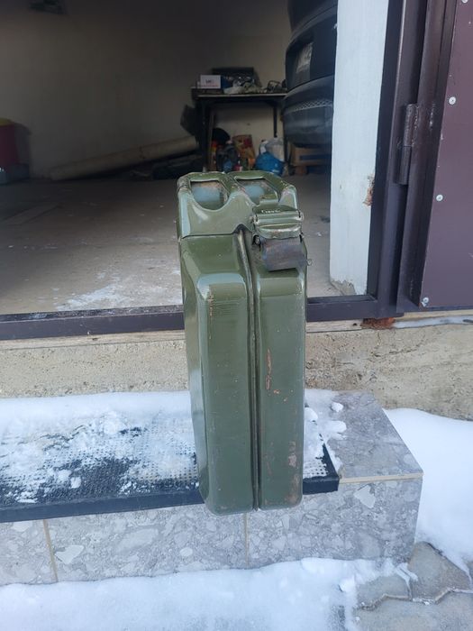 Канистра для бензина