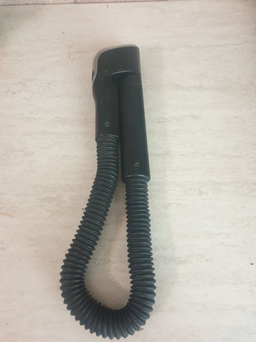 Lanterna sarpe profesionala Black Decker Snake Light. Se vinde cu bate