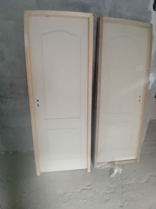 Uși noi de vânzare