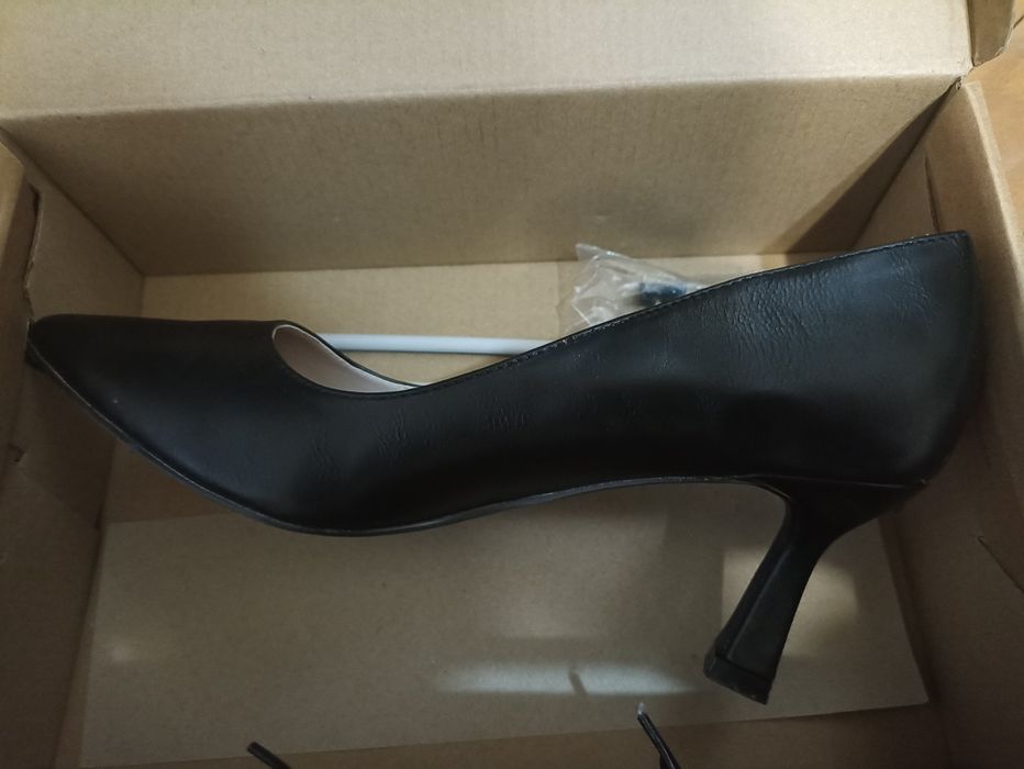 Елегантни дамски обувки