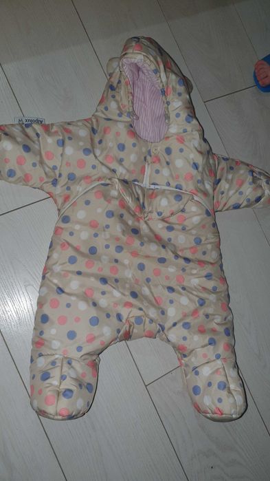 Продам комбинезон ,авто -кокон ,очень удобный Alpolux