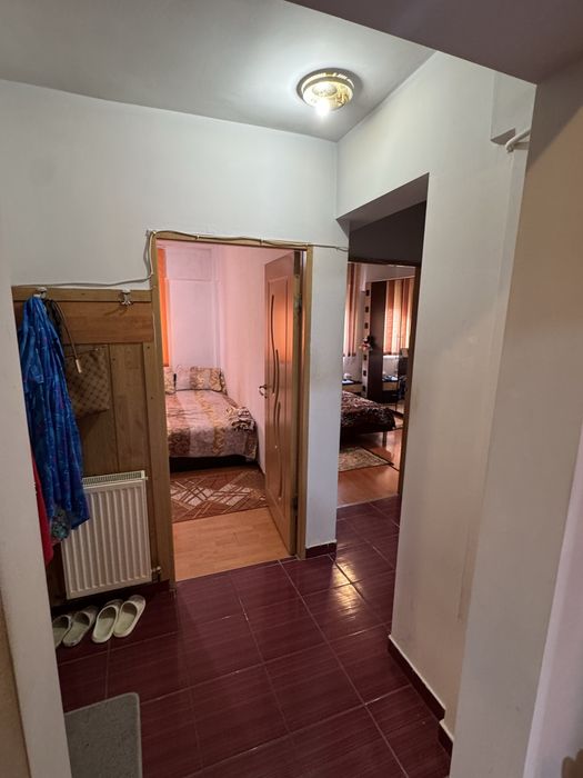 Apartament(3 camere, 2 bai, 60mp) + garaj10mp