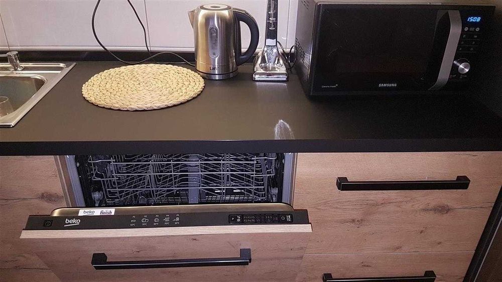 Дава се под наем Двустаен апартамент в Бургас, Меден рудник - зона А - 55 кв.м за 204 € - Снимка #3