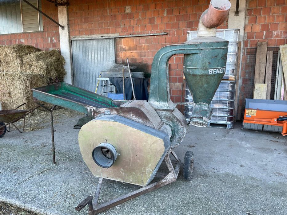 Moara la Toractor de capacitate mare.[ CU ZDROBITOR]