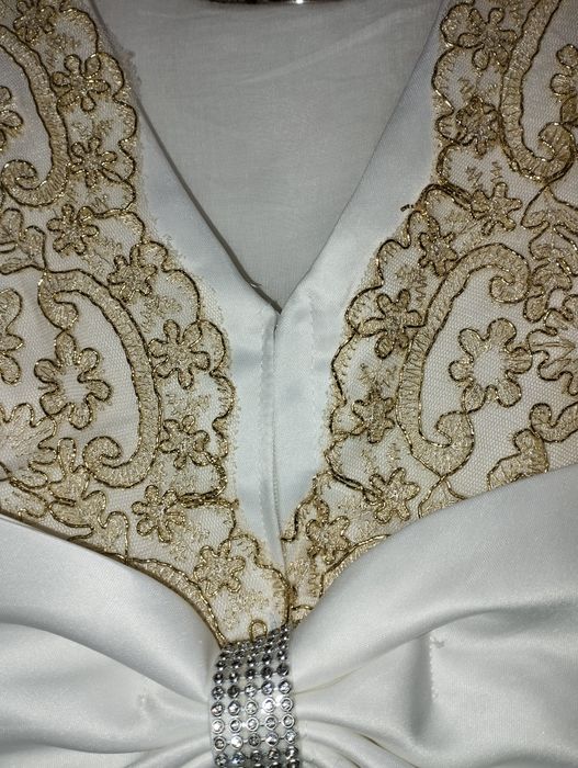 Продам нарядное платье