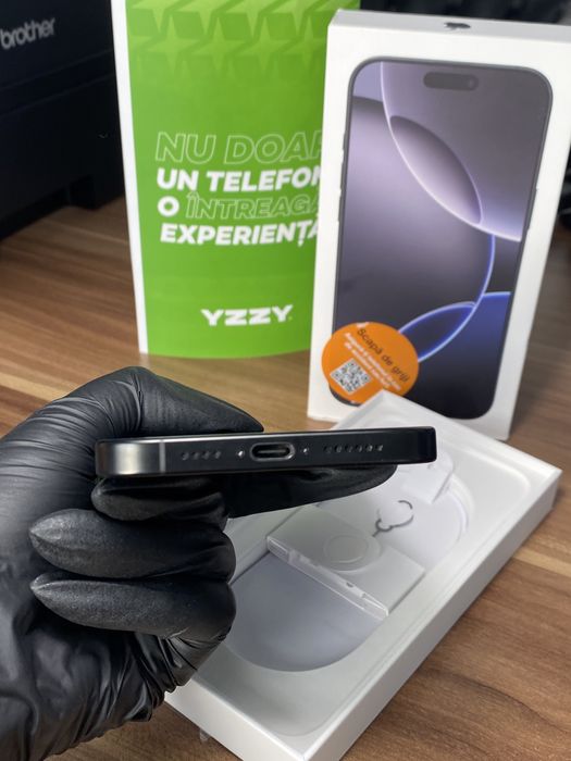 iPhone 16 Pro Max • 256 GB • Black Titanium