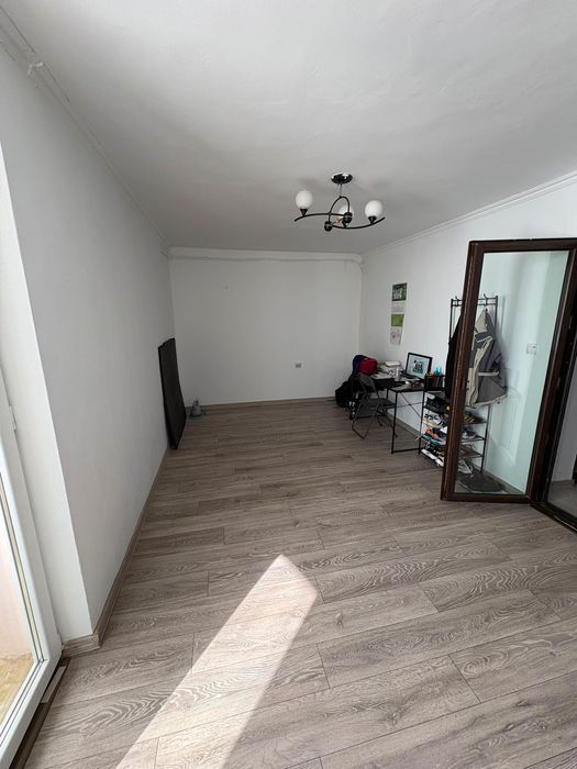 Inchiriez apartament in centru 2 camere semidecomandat