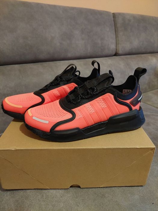 Обувки adidas nmd v3