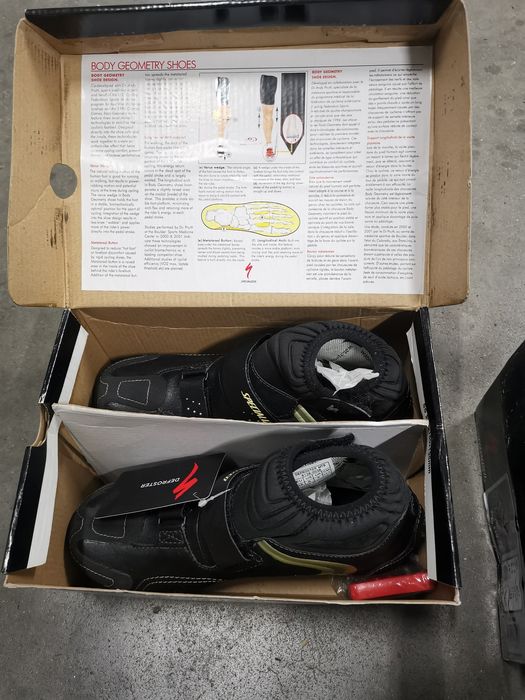 Обувки за колоездене SPECIALIZED