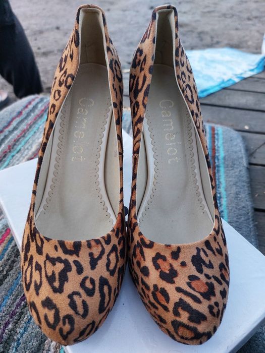 Продам туфли и босоножки