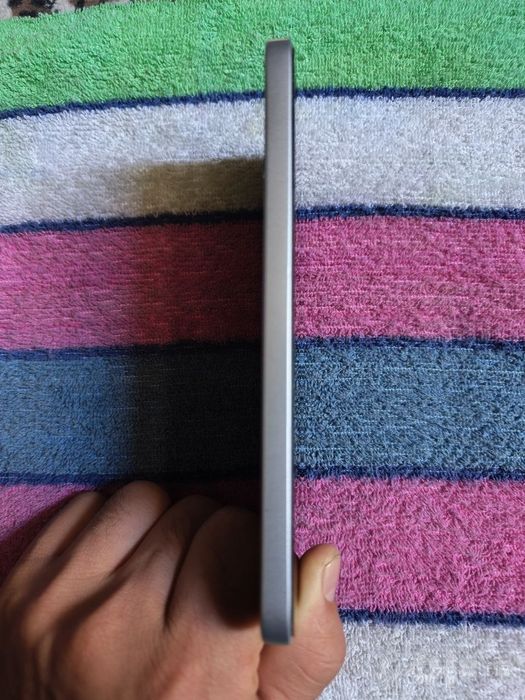 Honor 400 lite yangi ideal zovod holatda.Xotira 8+8/ 256 gb Narxi 2.5