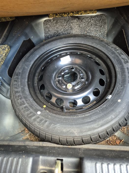 Резервна гума за мицобиши каризма 195 60 15