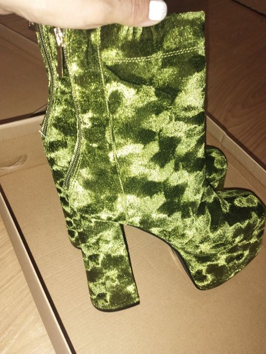 Нови боти на Steve Madden