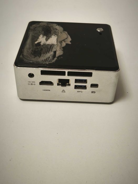 Unitate mini pc NUC intel core i5 6260u 8gb ssd 120gb wi-fi