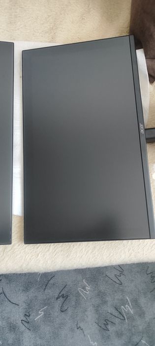 Продавам 2бр. монитори Acer 24"