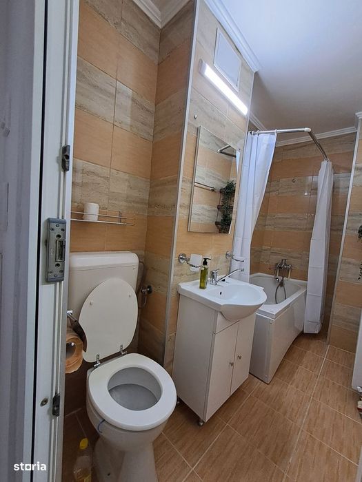Vând garsoniera Mioveni parter, Maxi-Taxi ,pretabil spatiu